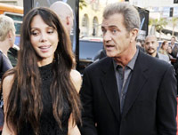 Mel Gibson talking to Oksana Grigoriev